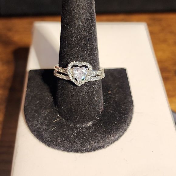 HEART 2 PIECE WEDDING RING SET - Picture 3 of 6